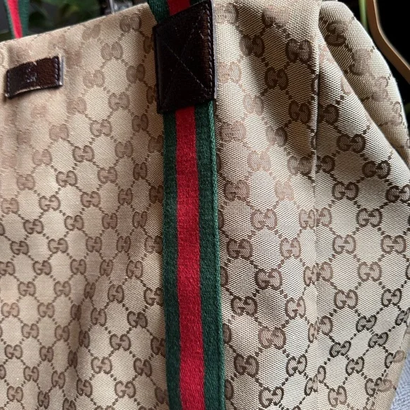 Gucci duffle travel/gym bag *PRICE is FIRM - Picture 3 of 16